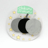 chikurumakuru アクリルブローチ（『ばくだん』）￥2,160（税込）